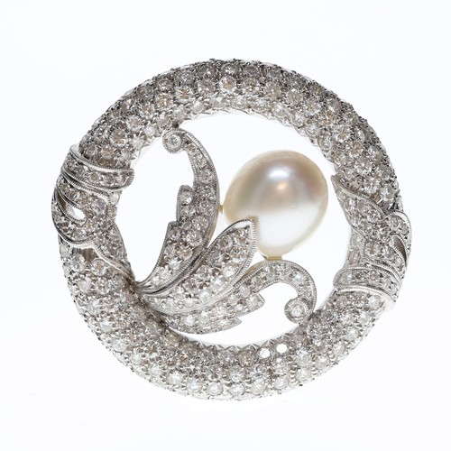 Diamond and Pearl 18ct White Gold Wreath Brooch, approx. 6 carat diamond