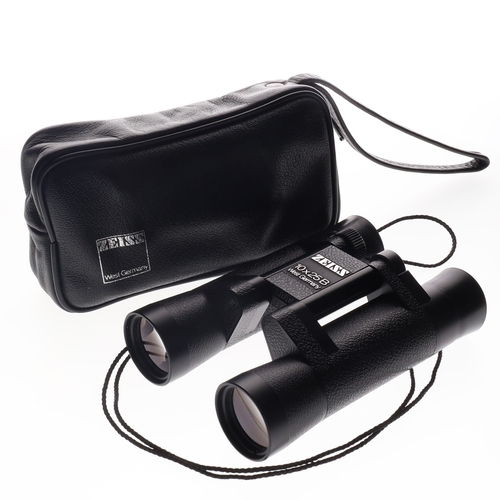 136 - Zeiss - 10x25B P Compact Binoculars with Original Case