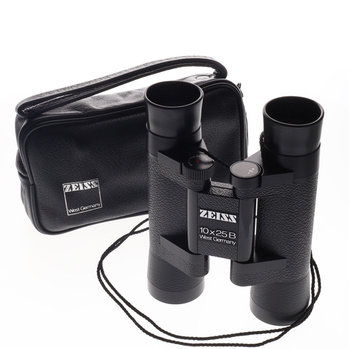 136 - Zeiss - 10x25B P Compact Binoculars with Original Case