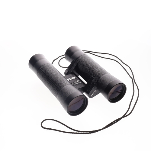 136 - Zeiss - 10x25B P Compact Binoculars with Original Case