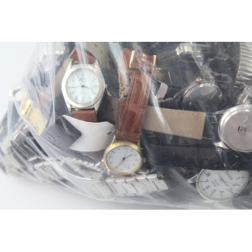 39 - Assorted Gents Quartz Watches, approximately 10kg