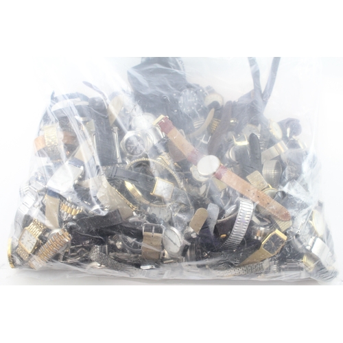39 - Assorted Gents Quartz Watches, approximately 10kg