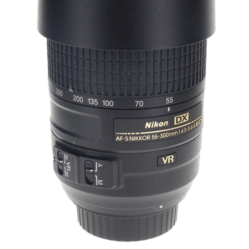 122 - Nikon - DX AF-S Nikkor 55-300mm F/4.5-5.6 G ED VR Auto Focus Zoom Camera Lens