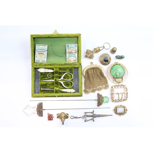 161 - Assorted Ladies Vanity Items and Collectables