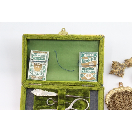 161 - Assorted Ladies Vanity Items and Collectables