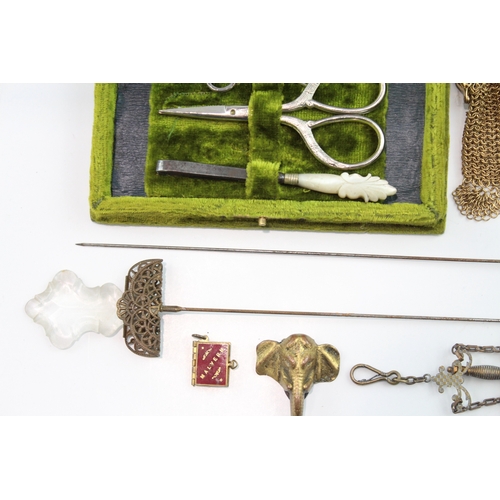 161 - Assorted Ladies Vanity Items and Collectables