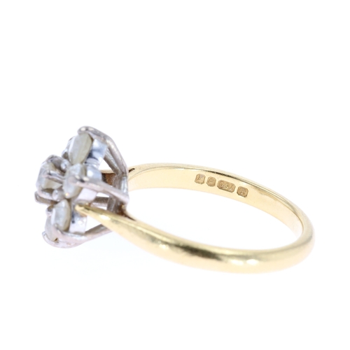 113 - 1970's Diamond 18ct Gold Cluster Ring, est. 1.10ct