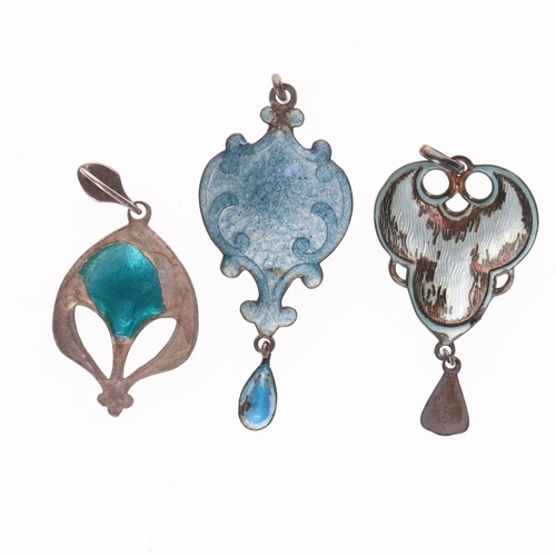 27 - Silver Antique Enamelled Pendant Collection incl. Arts & Crafts, 6g