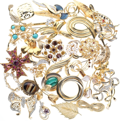 116 - Assorted Gold Tone Costume Brooches