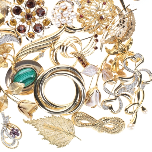 116 - Assorted Gold Tone Costume Brooches