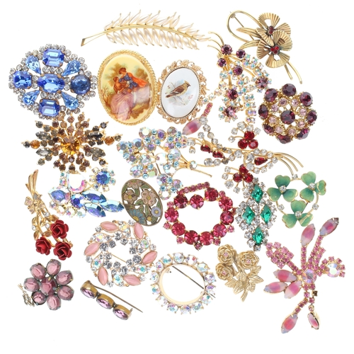 270 - Assorted Gold Tone Brooches incl. Kitsch