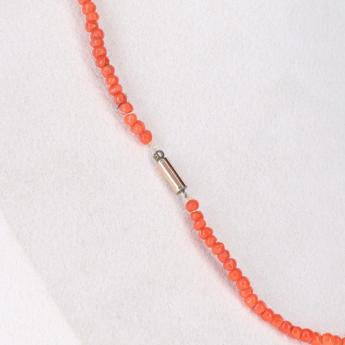 68 - Antique Coral Necklace with 9ct Gold Clasp, 7.4g