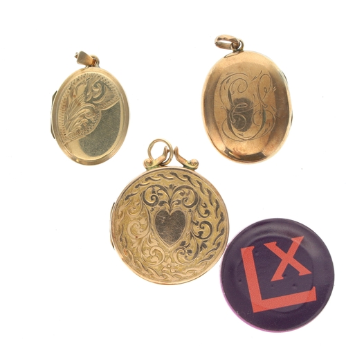 388 - Gold Back and Front Locket Pendant Collection, 10.8g
