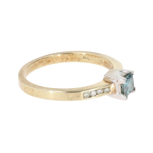 330 - Vari-Hue Diamond Princess Cut Solitaire 9ct Gold Ring with Diamond Shoulders, 2.2g