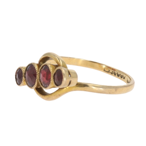 178 - Garnet 18ct Gold Ring, 2.5g