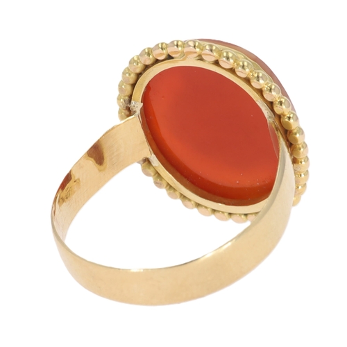 367 - Carved Agate Cameo 18ct Gold Mounted Ring, 4.5g