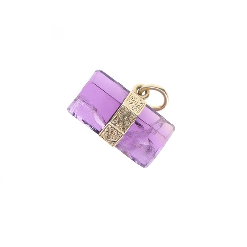 403 - Victorian Amethyst Gold Pendant, 9g