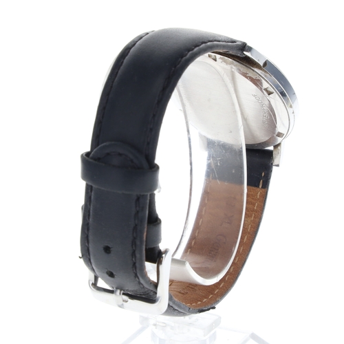 113 - Omega - Geneve Hand-Wind Watch, ref. 135.070