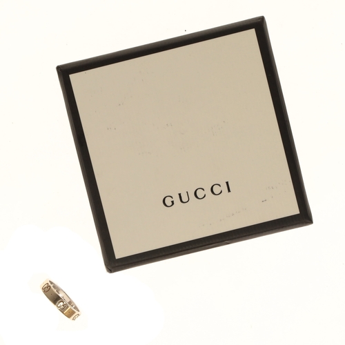 255 - Gucci 'Icon' 18ct White Gold Ring with Box, 3.7g
