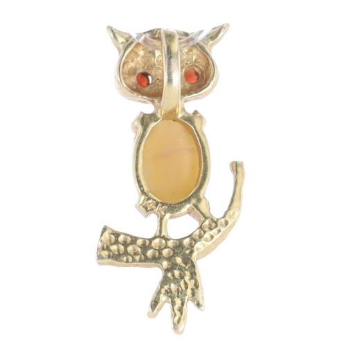 379 - Garnet and Cat's Eye 14ct Gold Owl Pendant, 2.1g