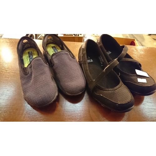 164 - 2 pairs size 5 shoes