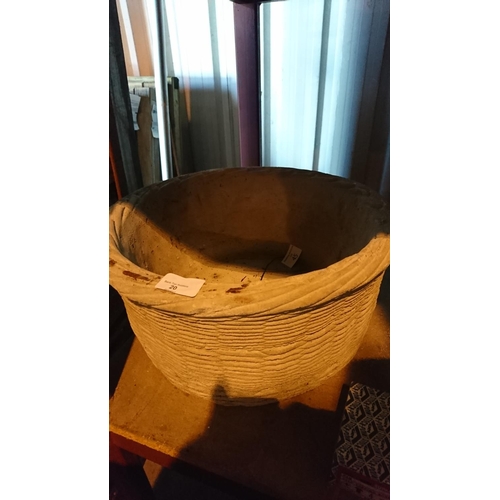 20 - Wicker pattern concrete planter