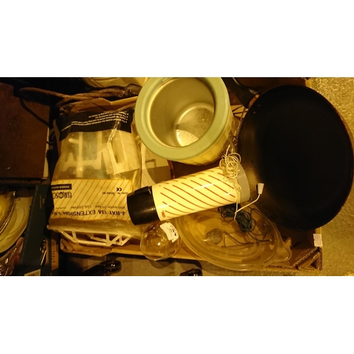 329 - Flask, ice bucket and extension leads