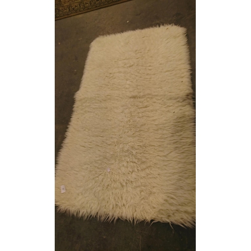 507 - Sheepskin style rug