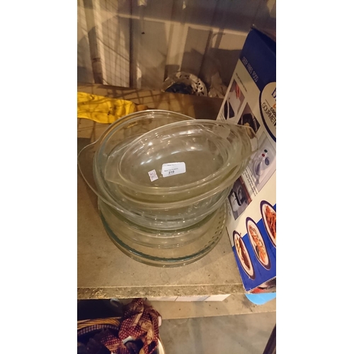 210 - 9 Pyrex dishes