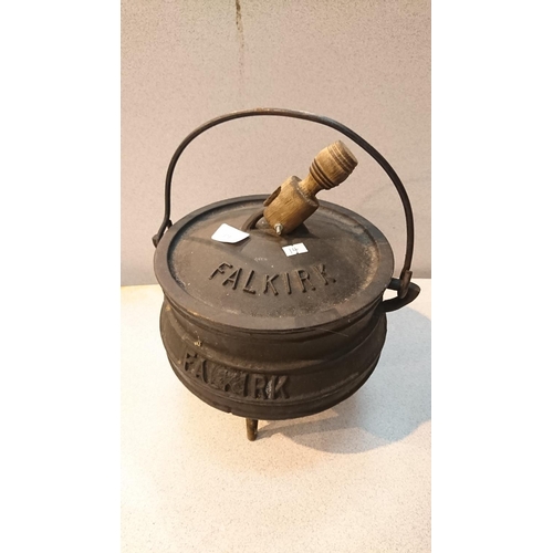 679 - cast iron cooking pot Falkirk