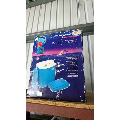 53 - Campingaz 12v ice box