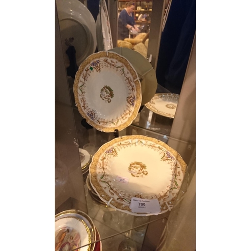 700 - Decorative plates