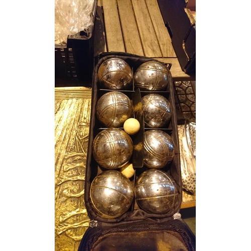 235 - Complete collection of boules