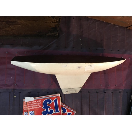 357 - Vintage 1950s pond yacht 18 inch hull