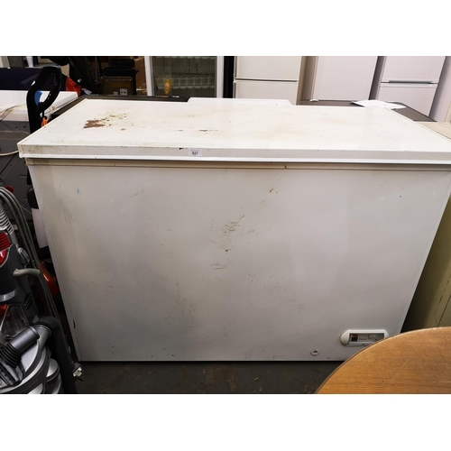 527 - Large indutrial size chest freezer