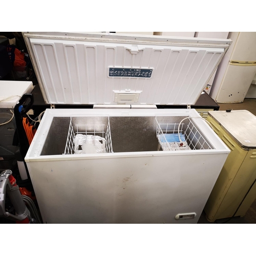 527 - Large indutrial size chest freezer