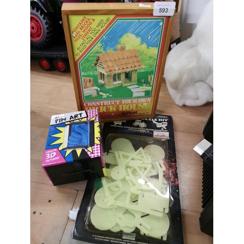 593 - Vintage boxed brick house set, mini pin art and 3d glow puzzle kit