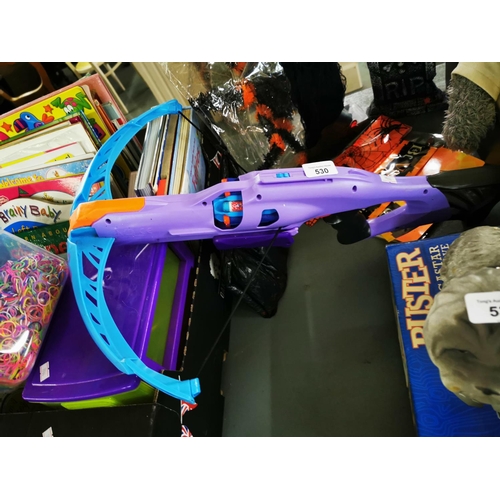 530 - Nerf style cross bow for children.