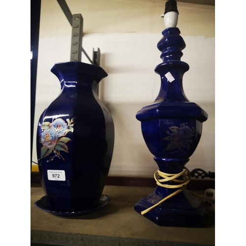 972 - Blue vase/lamp set