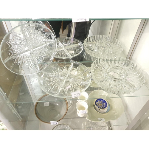 970H - Three crystal round serving dishes