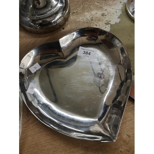 384 - Metal heart dish. Approx 22x22cm