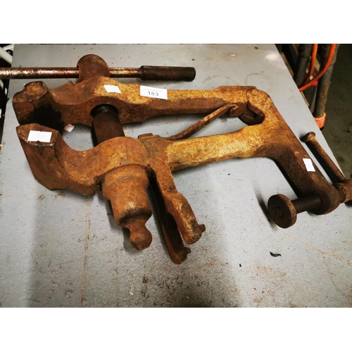 183 - Vintage farriers vice.