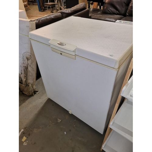 823 - Large whirlpool chest freezer. Approx 85x80x65cm