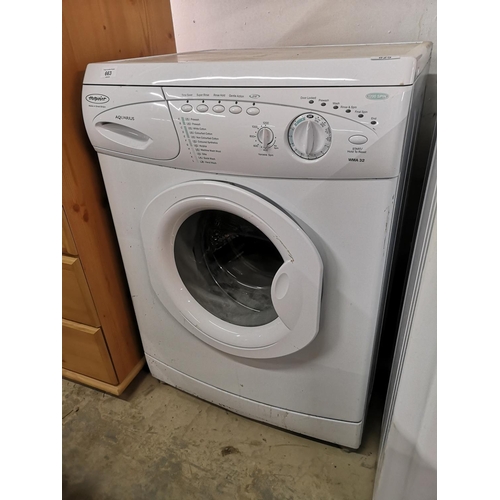 825 - Hotpoint Aquarius washing machine. Approx 85x60x60cm