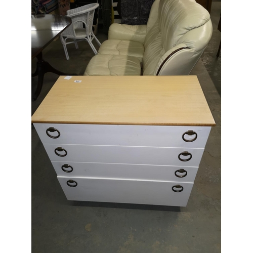 621 - Modern chest of four drawers, 75 x 40 x 74 cm approx.