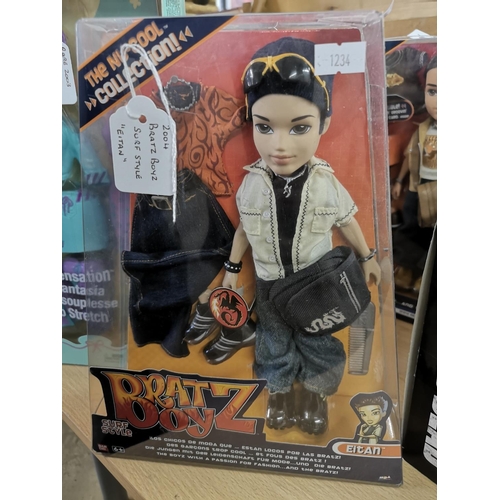 554 - 2004 Bratz Boyz Surf Style 'Eitan' doll. Boxed.