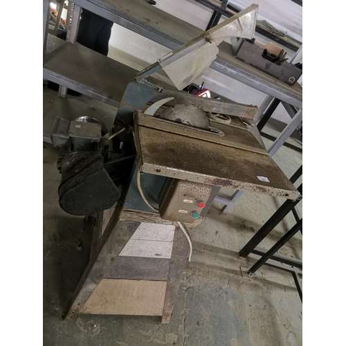 105 - Industrial  table saw with 9'' blade