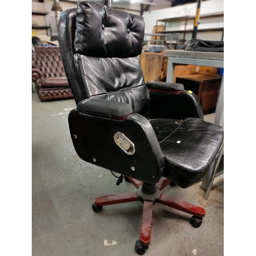 15 - Black leather reclining adjustable swivel office chair