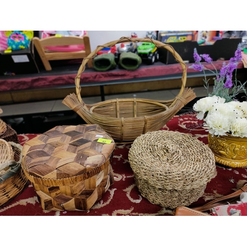 42 - LARGE BOAT SHAPED WEAVED BASKET WITH HANDLE 2  woven lidded STORAGE CONTAINERS ALL IN VGC