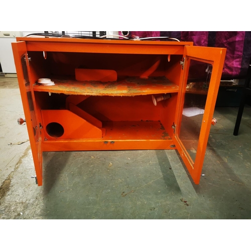 284A - LARGE HEDGEHOG HOUSE ORANGE 2 TIERED UNIT WIT HEATED LAMPS ETC. ALL IN GOOD WORKING ORDER